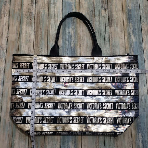 Victoria's Secret  Tote and Mini. - Picture 4 of 16